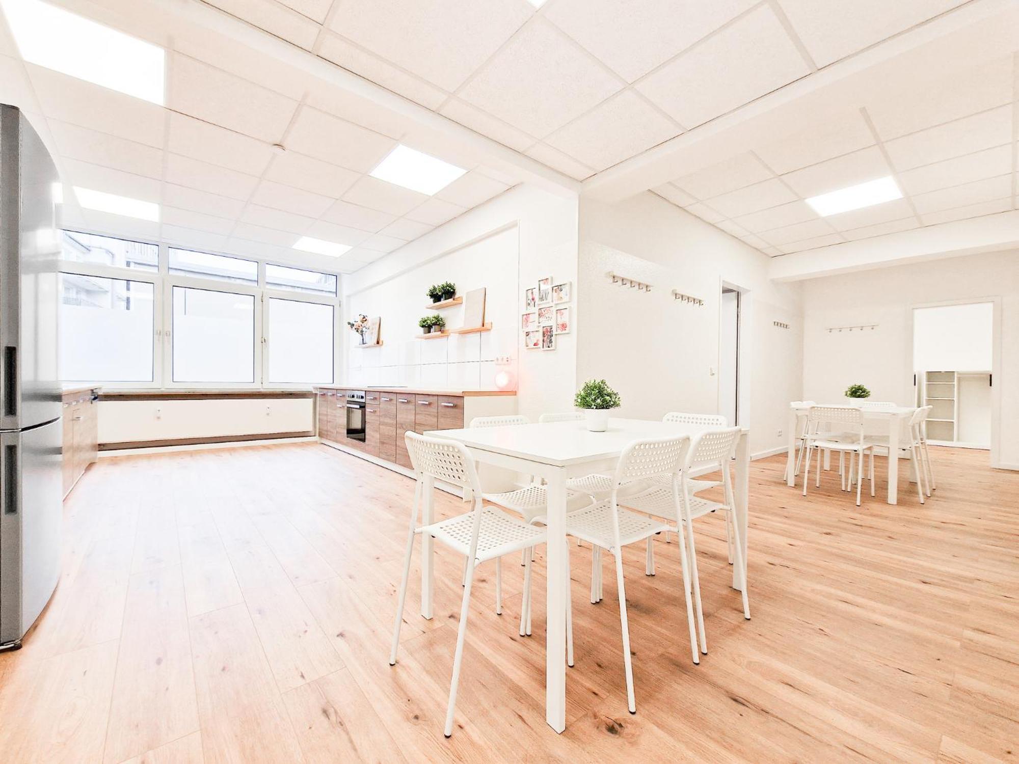 Apartment Tolstov - Center With 5 - 10 Min Messe Dus Düsseldorf