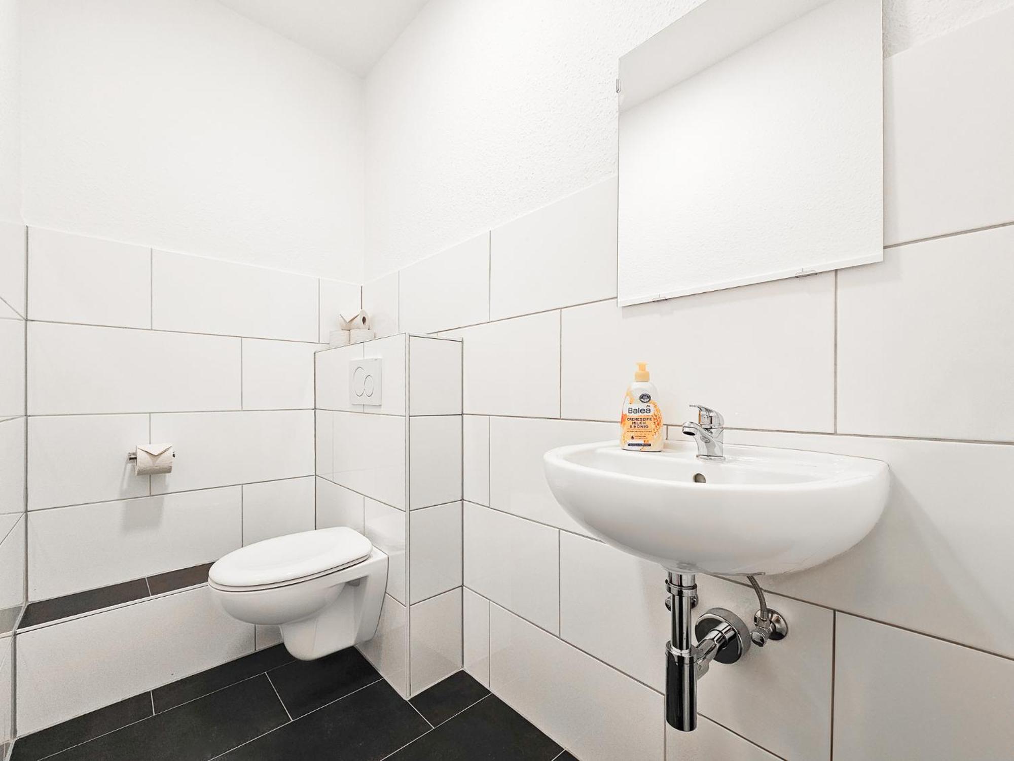 Tolstov - Center With 5 - 10 Min Messe Dus Apartment *