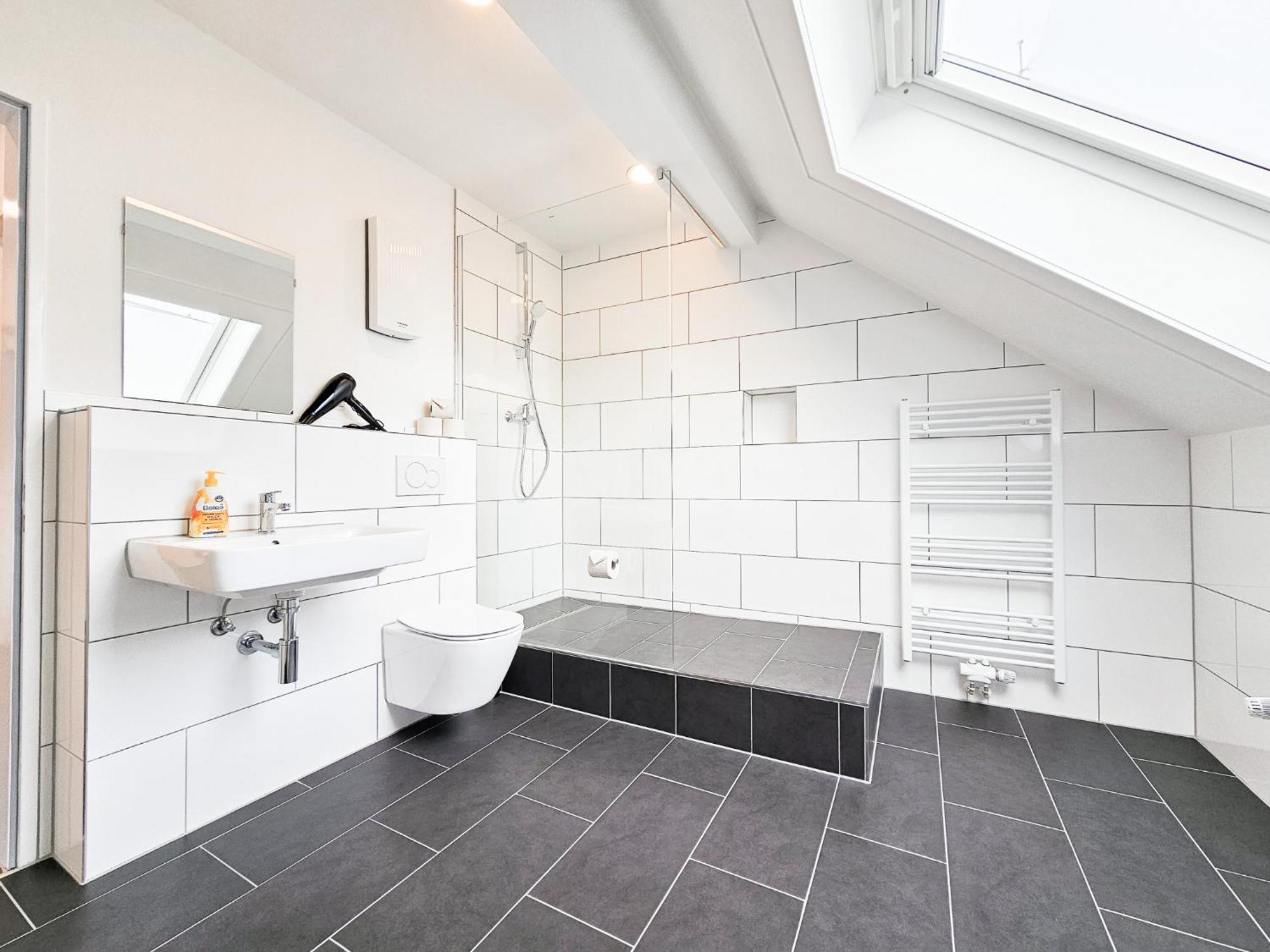 Apartment Tolstov - Center With 5 - 10 Min Messe Dus *