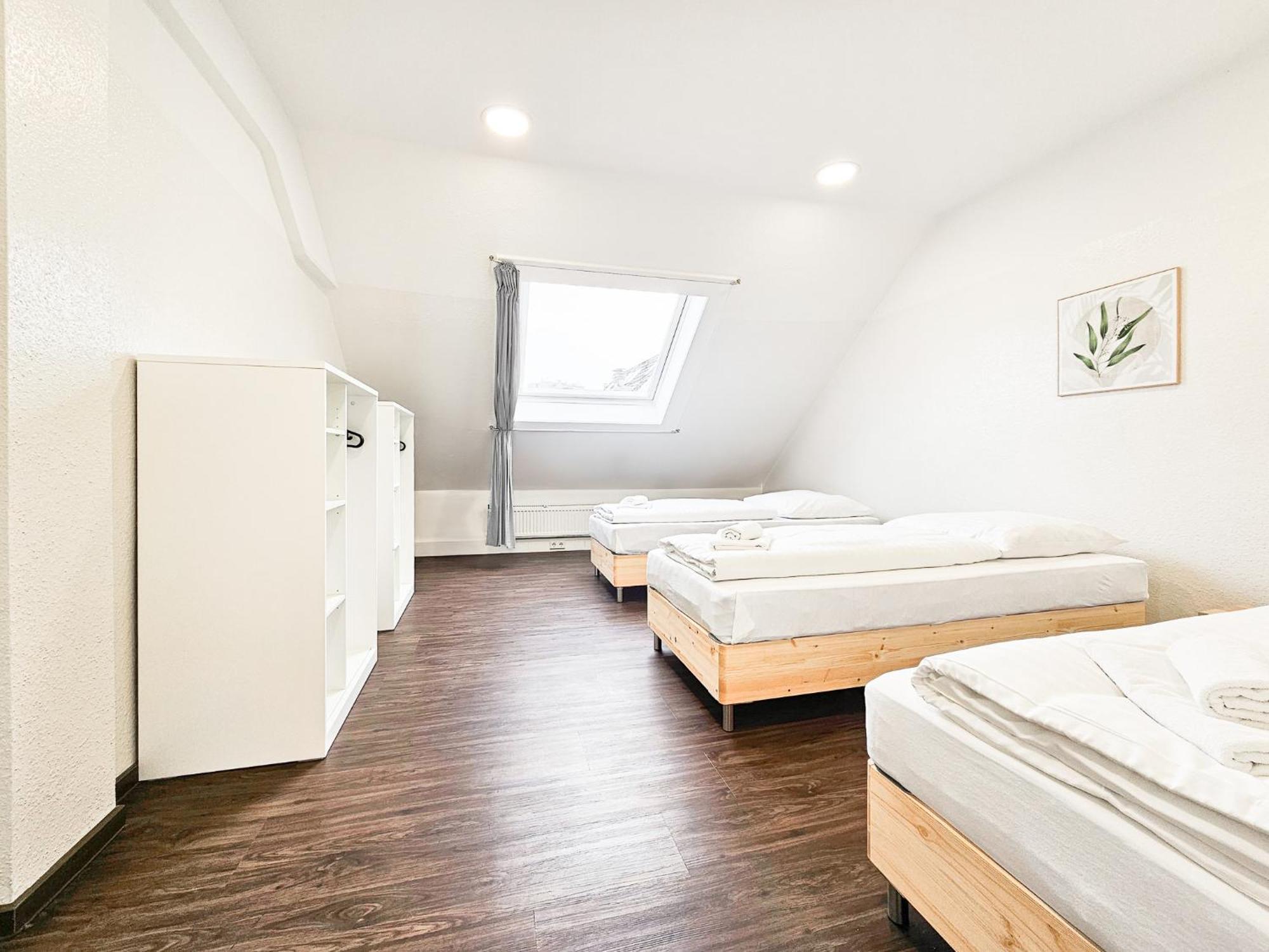 Apartment Tolstov - Center With 5 - 10 Min Messe Dus