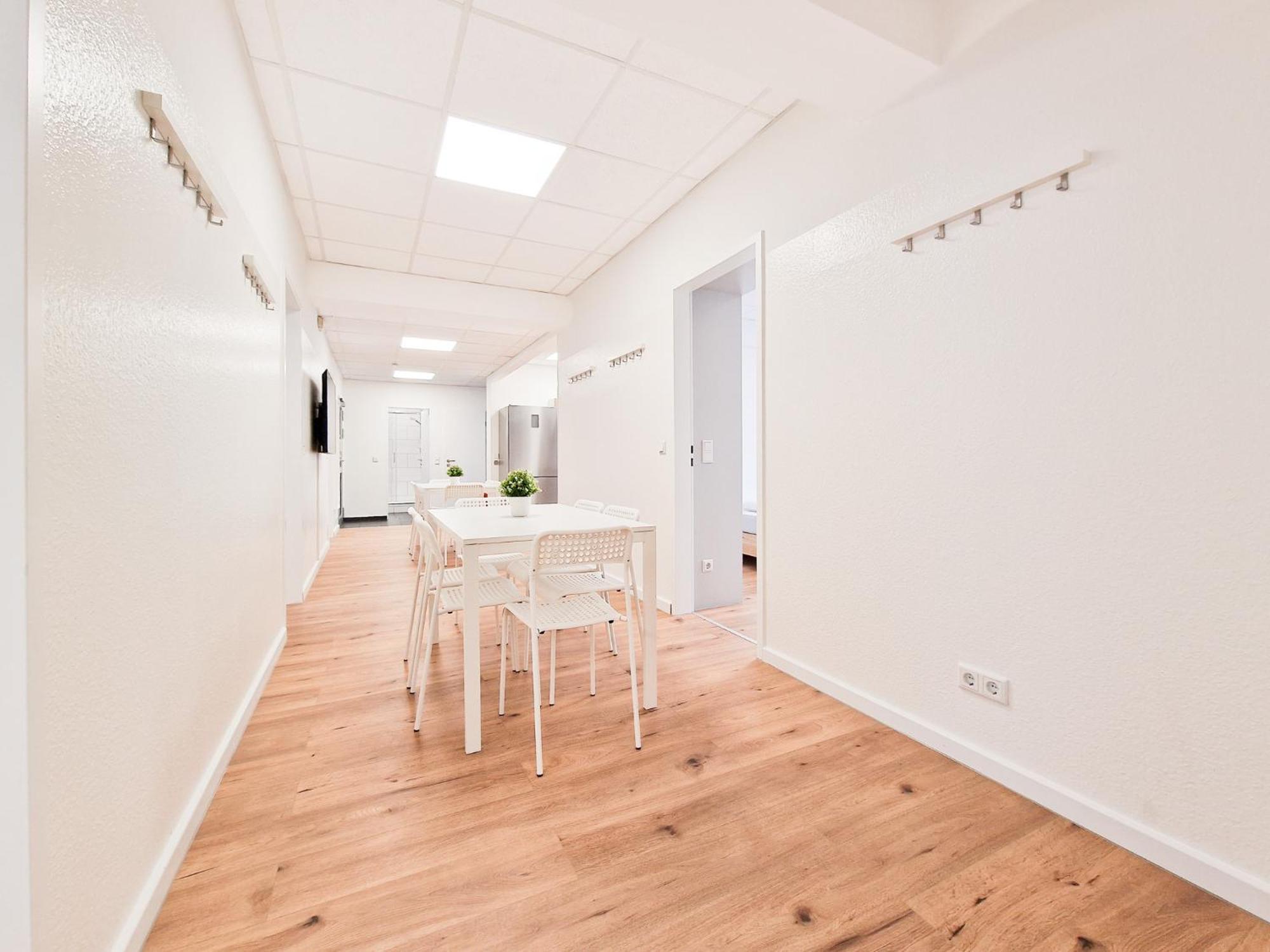 Apartment Tolstov - Center With 5 - 10 Min Messe Dus